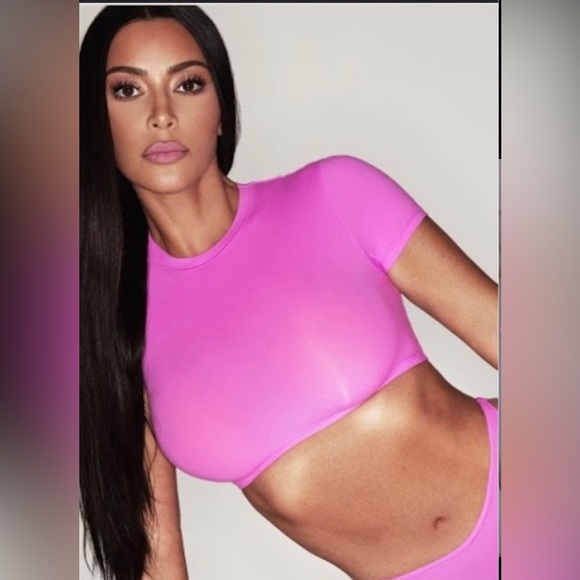 SKIMS Tops - ✨super rare neon orchid fits everybody crop top.✨best workout tops.